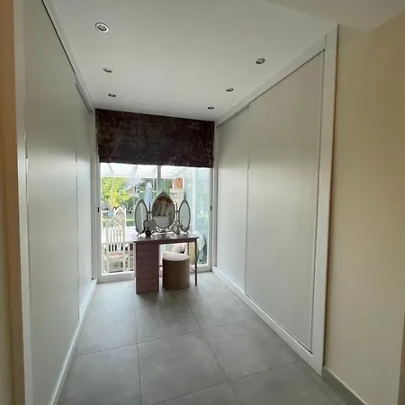 Apartment Benavista Stunning Garden Aprtment *