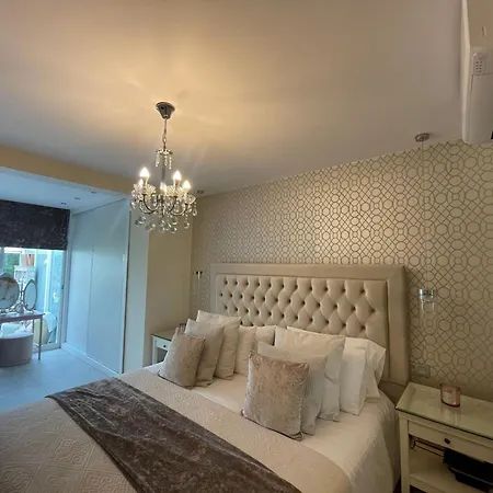 Benavista Stunning Garden Aprtment Apartment *