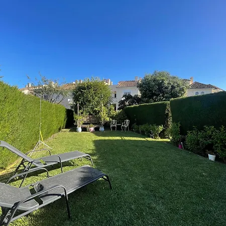 Benavista Stunning Garden Aprtment Apartment *