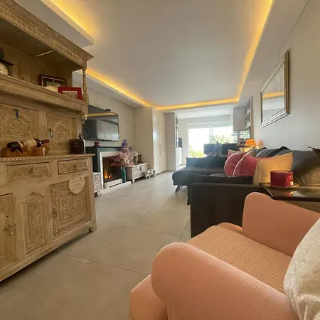 Apartment Benavista Stunning Garden Aprtment *