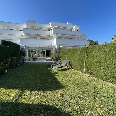 Benavista Stunning Garden Aprtment Apartment